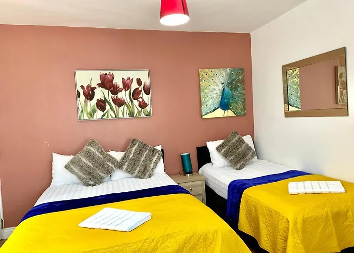 Ensuite Apartment With Small Kitchenette, Private Bathroom And Parking